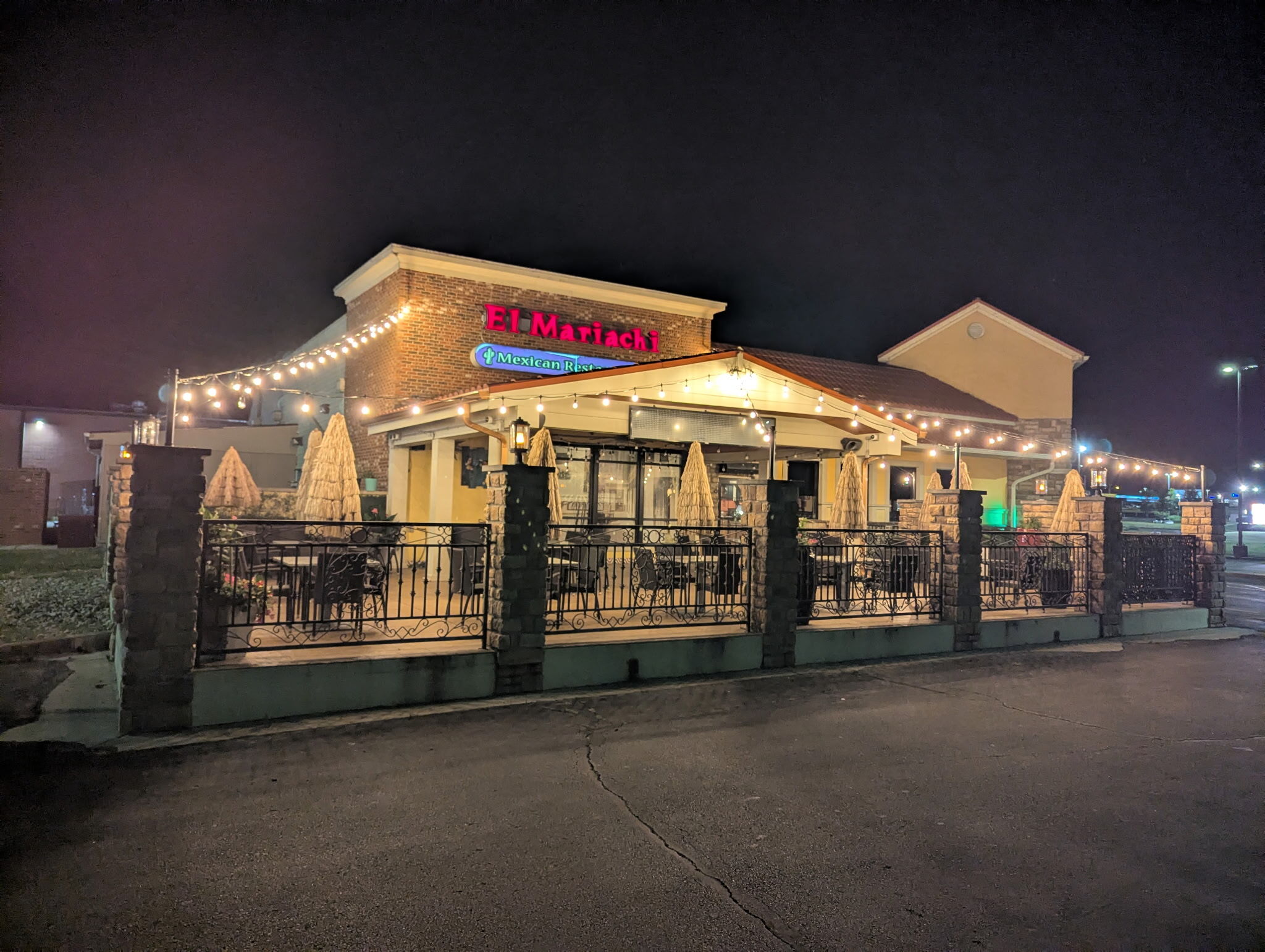 restaurant lighting